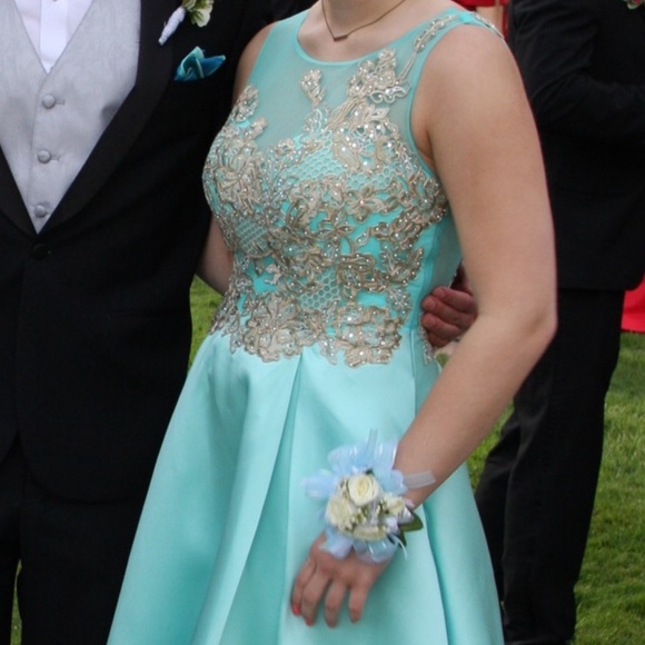 Prom Dress - Picture 4 of 4